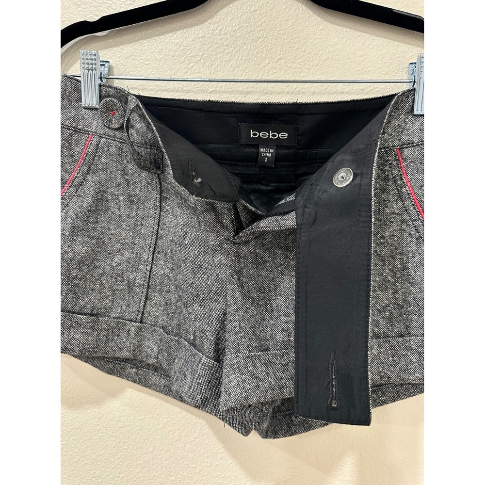 Bebe Womens Grey Tweed Cuffed Shorts Pink Trim Size 2 Salt and Pepper Tailored - Picture 8 of 9
